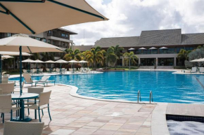 Apartamento Luxo Muro Alto - 3 QTS - Beira-mar - Piscina - Até 8 pessoas - Condomínio de Alto Padrão - 013